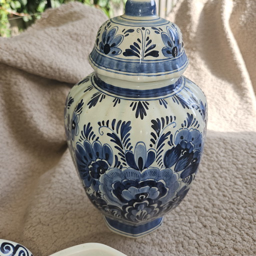 Set of 3 vases and jug Delftware