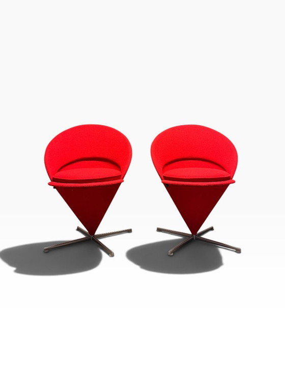 Pair of Cone Chair Armchairs by Verner Panton for Vitra, red fabric – Textile (photo 2 of 12)