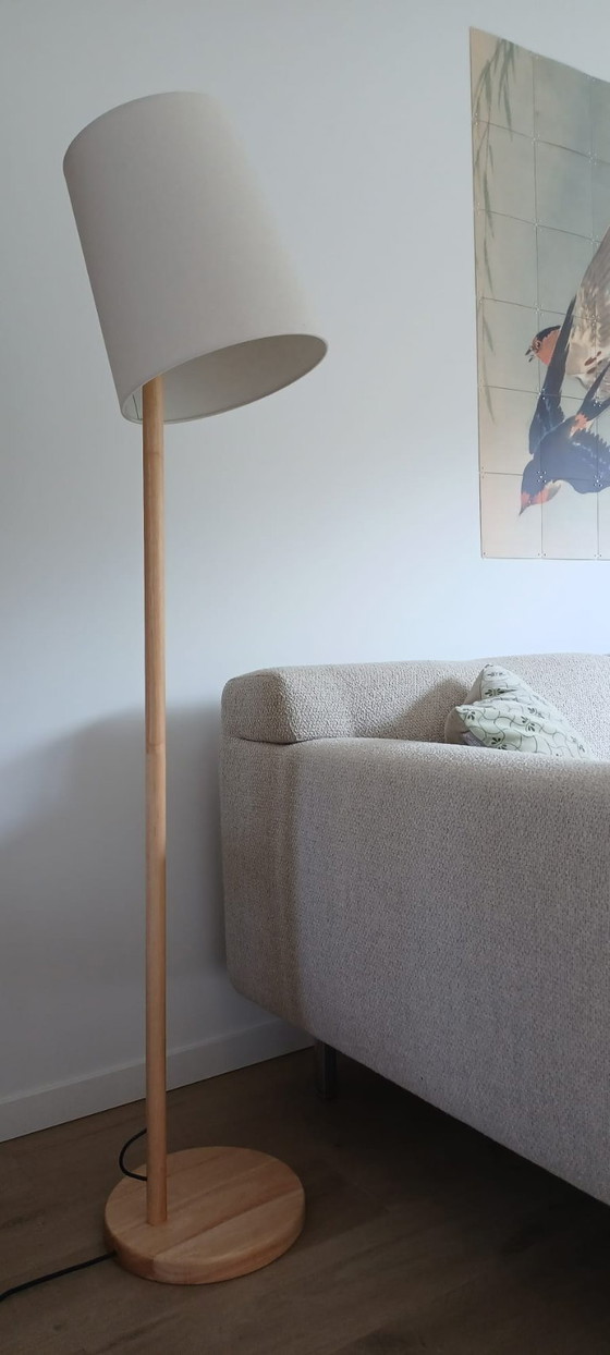 Image 1 of Lámpara de pie MADE