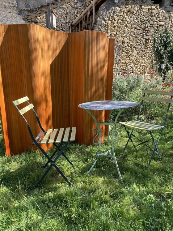 Image 1 of Conjunto de bistró antiguo de hierro forjado: mesa y sillas plegables de la década de 1930.