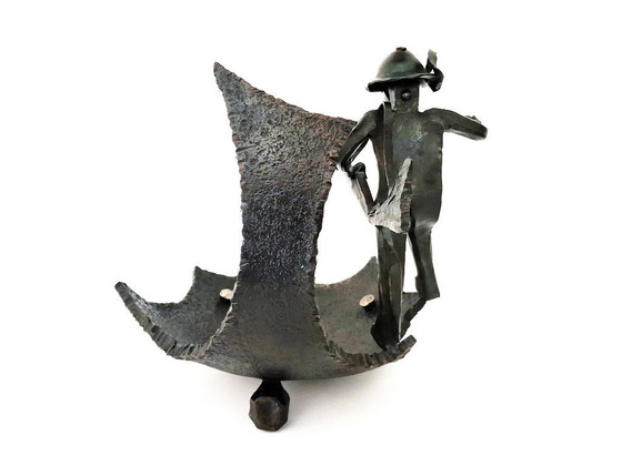 Image 1 of image cast iron bowl with hunter