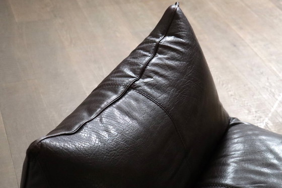 Image 1 of Ein Paar Le Bambole Lounge-Sessel aus Büffelleder, entworfen von Mario Bellini für B&B Italia, 1970er Jahre