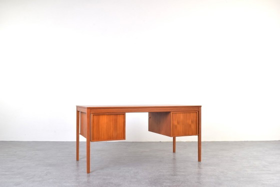 Image 1 of Bureau de direction en teck style Mid-Century par Torbjørn Afdal pour Bruksbo, années 1960.