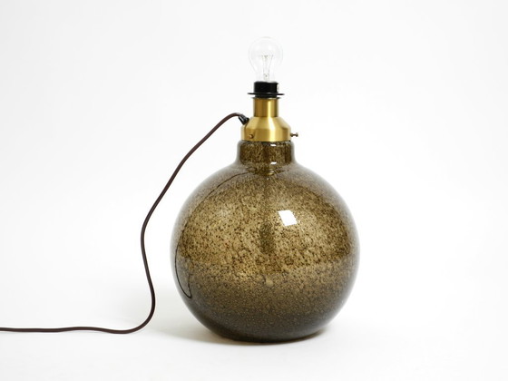 Image 1 of Grote, elegante, zeer zeldzame Putzler tafellamp uit 1970 met verlicht glazen lamphuis en kap van gouden dupionzijde