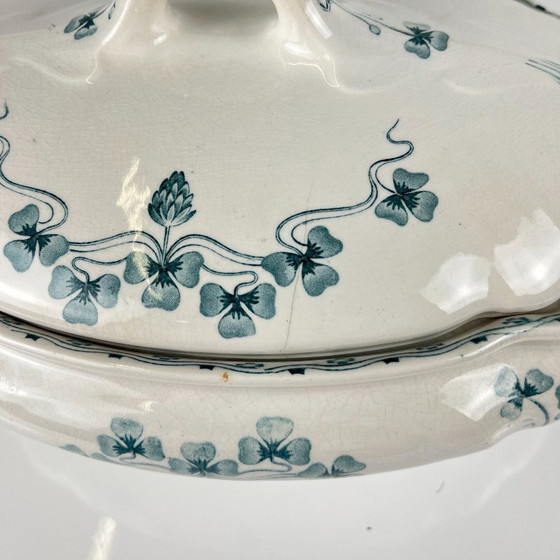 Image 1 of Plato de verduras Villeroy & Boch, modelo "Trèfle - Klee", azul, 1890-1900