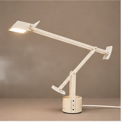 Artemide Tizio – Richard Sapper – Vintage Design – Moonraker 1979 – Table lamps, Metal, Plastic (photo 2 of 8)