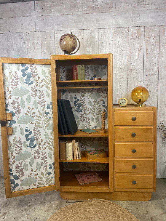 Image 1 of Asymmetrische Garderobe aus den 1950er Jahren