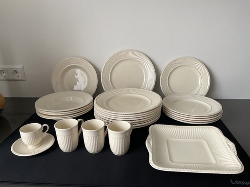 Wedgewood Edme dinnerware