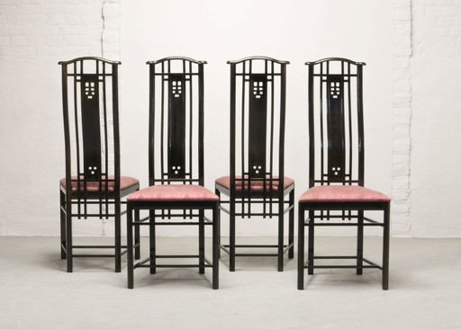 Chaises de salle à manger design italien Giorgetti, lot de quatre, dossier haut, laquées noir et tissu. Italie, années 1980. Réf