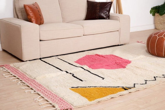 Image 1 of Berber rug in pure wool, handmade using traditional techniques, size 2/3 m