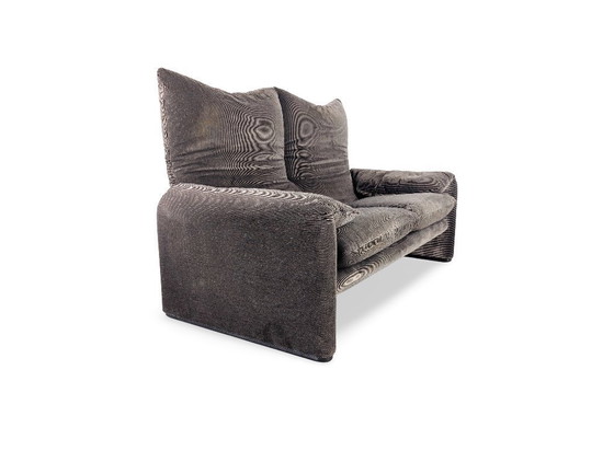 Image 1 of Cassina Maralunga tweezitsbank Vico Magistretti corduroy grijze bank