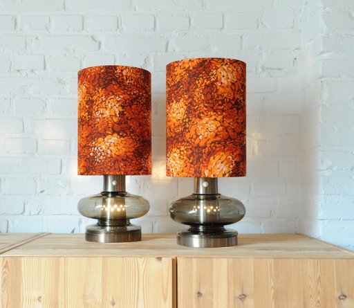 Set Van 2 Space Age Rookglazen Lampvoeten Met Nieuwe Handgemaakte Lampenkappen Van Originele Vintage Stof.