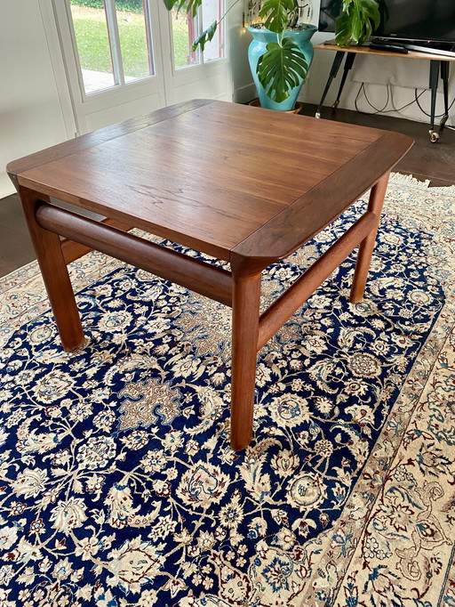 Couchtisch aus massivem Teakholz – Komfort, Dänemark, 1960er Jahre