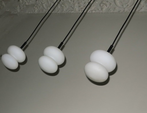 Set van 3 Mid Century Opaal glazen hanglampen, 1960