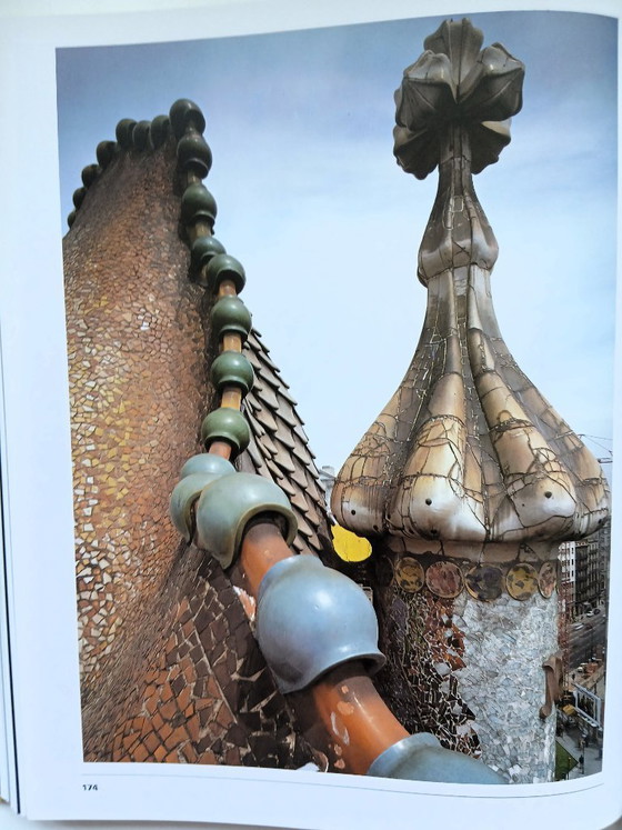 (W040) Bellissimo libro Taschen: Antoni Gaudí – Tutte le opere in 372 fotografie a colori – Libri d'arte (photo 10 of 12)