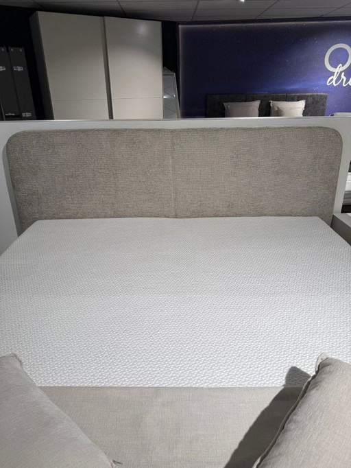 Kreamat Jabbi Boxspring