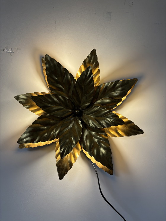 Image 1 of Lampada da parete a forma di fiore fiorentino dorata, W. Müller Monaco (anni '60)