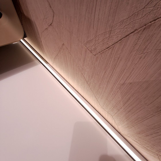 Image 1 of Mobile TV Spectral Airboard