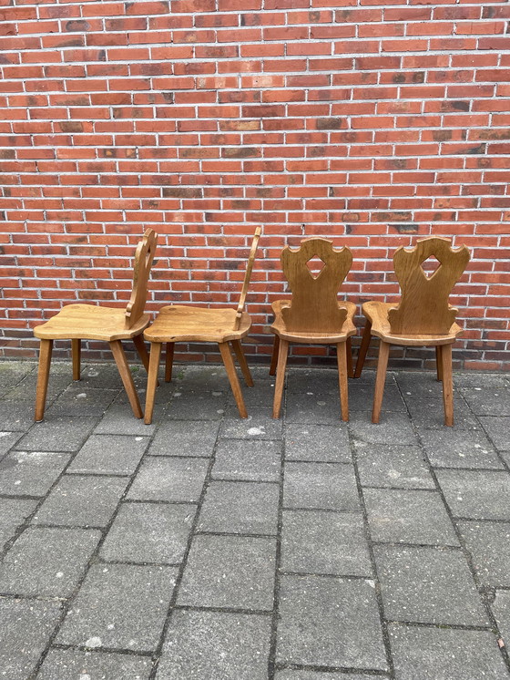 Image 1 of 4 Brutalistiche stoelen