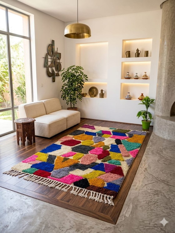 Image 1 of Alfombra Beni Ouarain hecha a mano: una pieza única de diseño bereber contemporáneo.