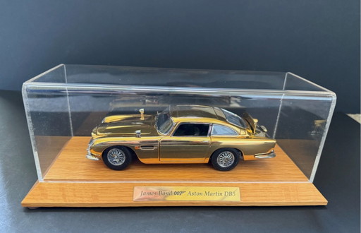 Danburt Mint Astin Martin DB5 James Bond Édition Or