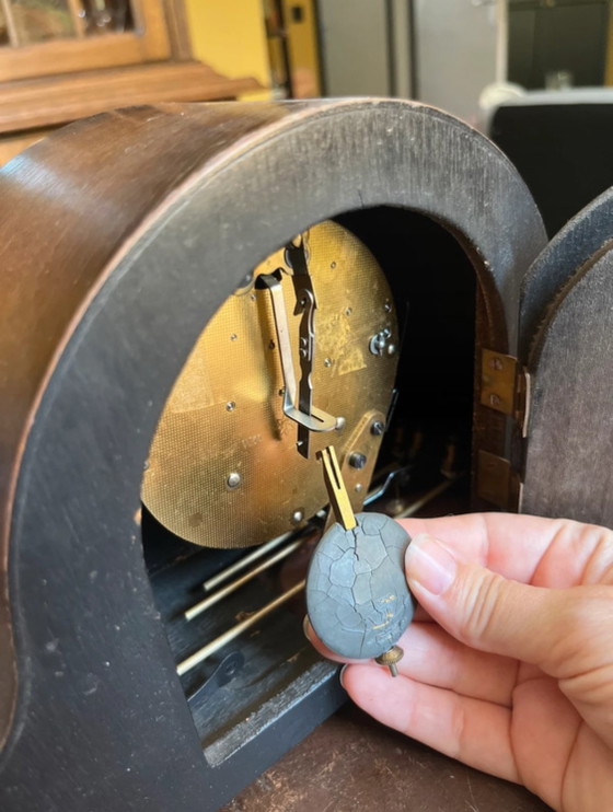 Orologio da camino Vintage Junghans con suoneria oraria – Glass, Wood (photo 6 of 11)