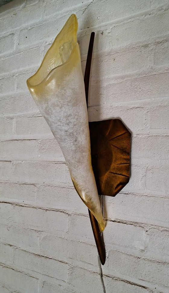 Image 1 of Sillux Designer-Wandleuchte mit bernsteinfarbenem Glas.