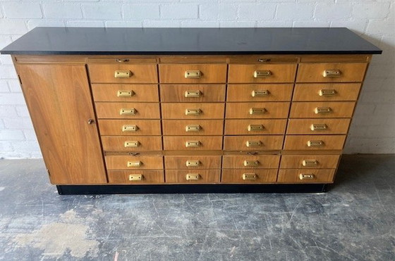 Image 1 of Vintage mid-century apotheekkast,apothekerskast,ladenkast