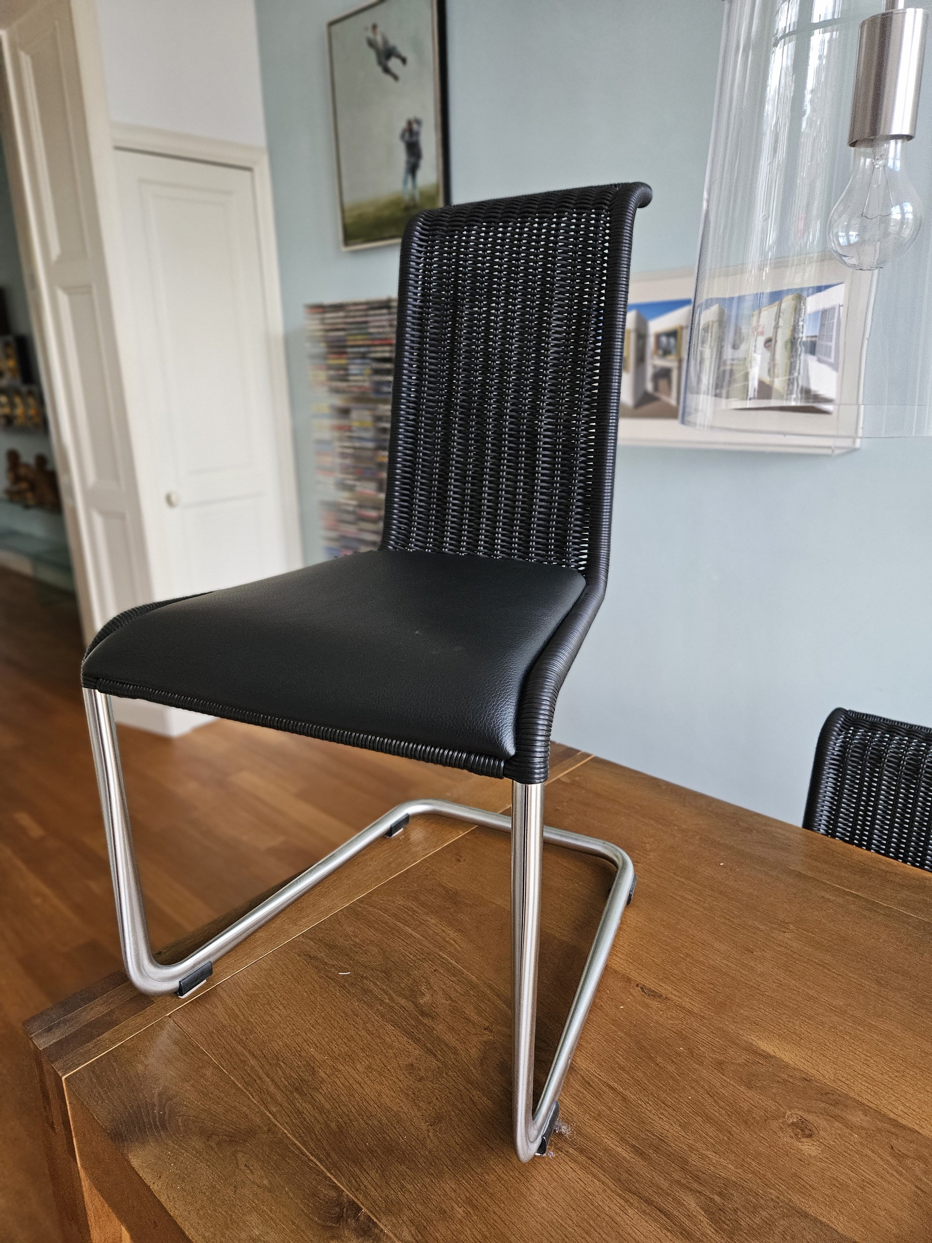 4x Tecta B20 black with cushion | €650 | Whoppah