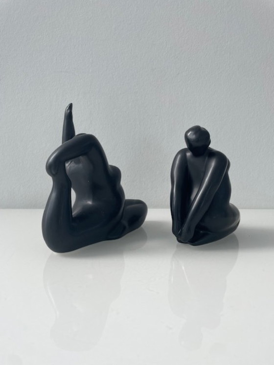 Image 1 of Ensemble de 2 figurines féminines modernes en céramique, noir mat