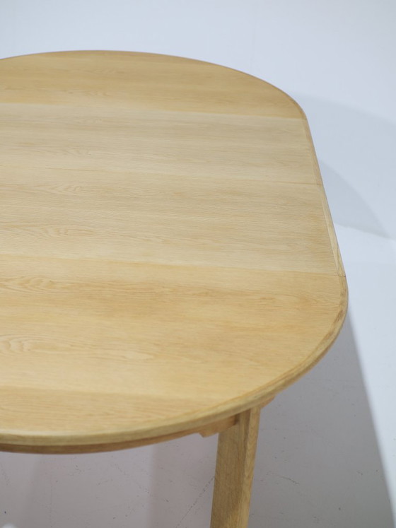 Extendable round oak Danish vintage dining table, Wood, Brown, Scandinavian (photo 12 of 15)