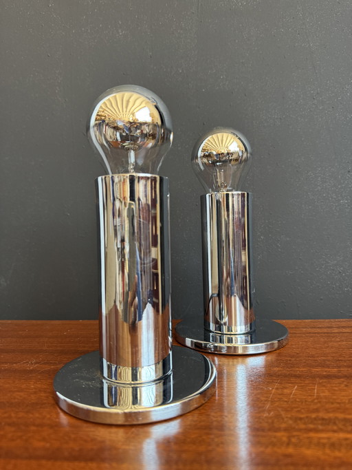 Chromen buislampen in Space Age-stijl