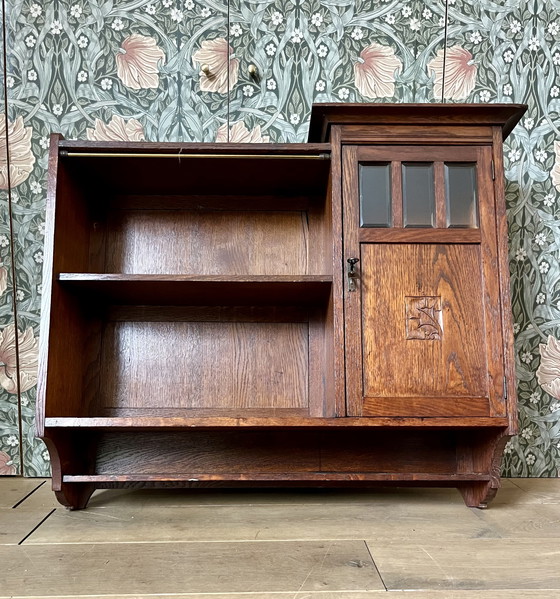 Image 1 of Armoire murale ancienne en chêne des années 1920 – Art déco