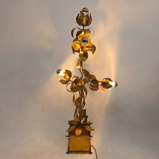 Hans Kögl Floral lamp with four flowers. Fully gilded and handmade.