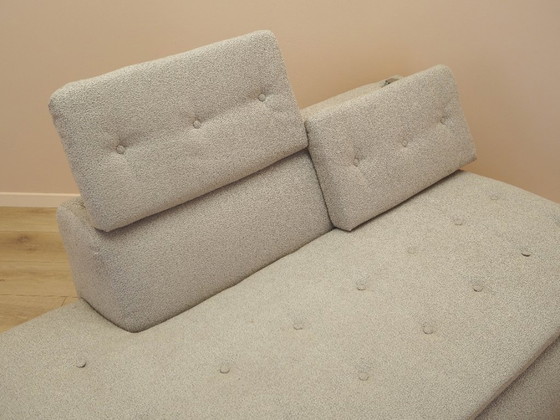 Image 1 of Beige bank, Italiaans design, jaren 80, gemaakt in Italië