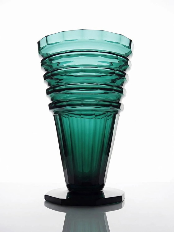 Large antique Art Deco emerald cut crystal vase, Bohemia – Glass (photo 15 of 15)