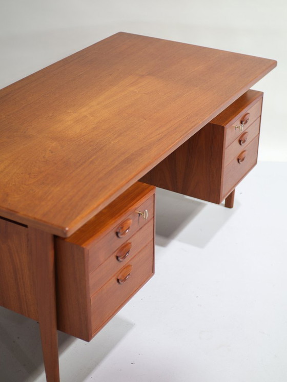 Image 1 of Bureau Kai Kristiansen FM60 in teak vintage design Deens