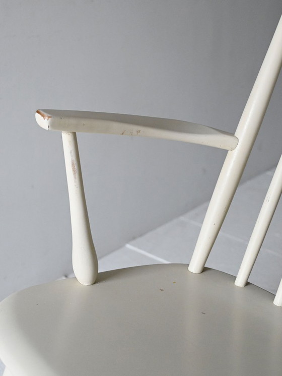 Image 1 of Fauteuil à bascule scandinave vintage en bois laqué blanc