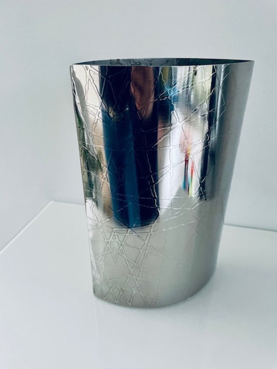 Image 1 of Metal designer vase with wood grain pattern – elliptical shape