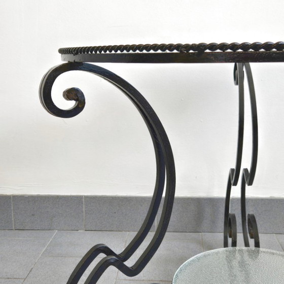 Image 1 of Vintage bijzettafel/salontafel uit de jaren 50, zwart metaal en mat glas.