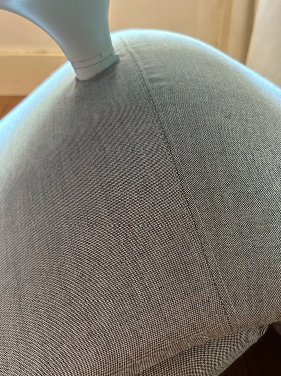 Image 1 of Artifort f504 refurbished with Kvadrat fabric