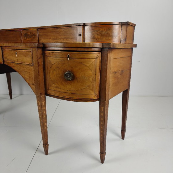 Image 1 of Engels dressoir in Georgische Revival-stijl – begin 19e eeuw