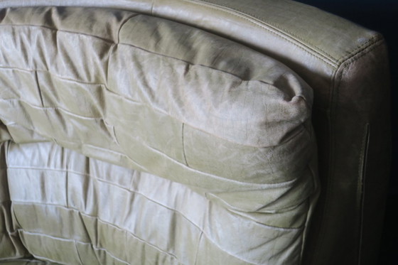 Image 1 of Sillón esquinero grande de cuero verde oliva con diseño de patchwork, década de 1970.
