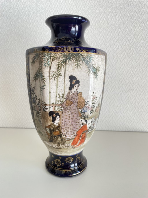 Authentic Hand-Painted Japanese Satsuma Vase (Gold/Cobalt Blue) in Perfect Condition – vazen, Ceramic