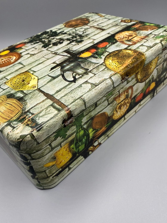 Large Massilly Metal Tin – Rustic Kitchen Decor – Decorative Objects (photo 4 of 10)