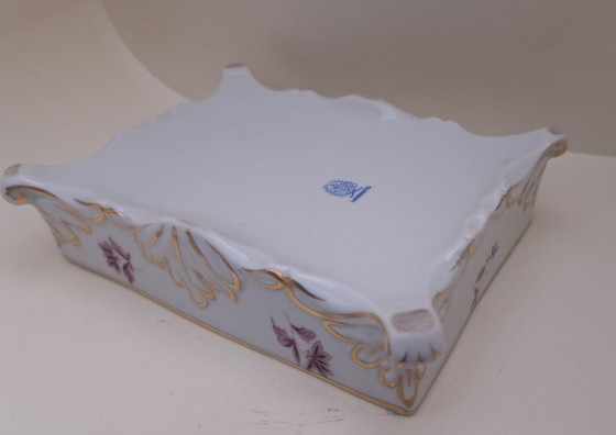 Image 1 of Herend Hungría - Caja de bombones/tarjetas exclusiva con patas - Apponyi Purpur