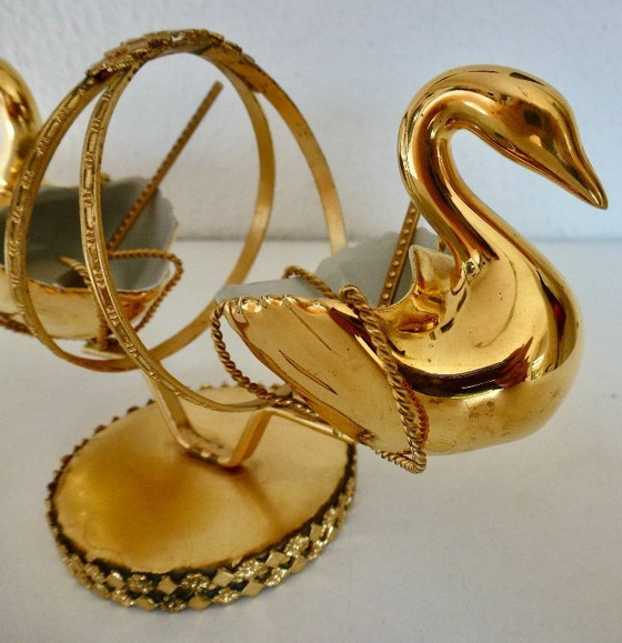 Image 1 of Vintage Verguld Limoges-Porseleinen Zout- en Peperstel in de Vorm van Zwanen met Vergulde Houder en Lepeltjes