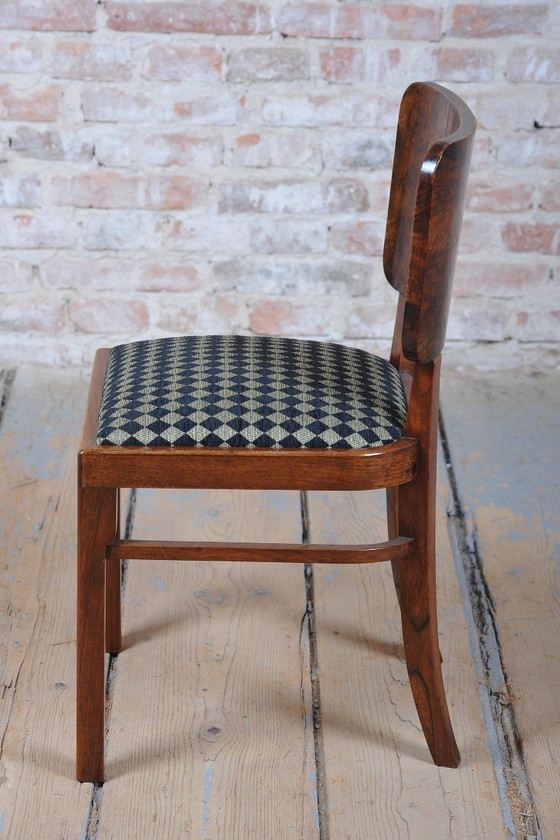 Set van vier gerestaureerde art-deco stoelen, beuken-, sparren- en walnootfineer, Tsjechisch, jaren 1920 (photo 11 of 16)