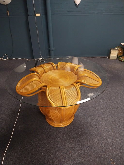 1 x 1970's Italiaanse pencil reed / rotan eettafel met glazen blad 120cm  