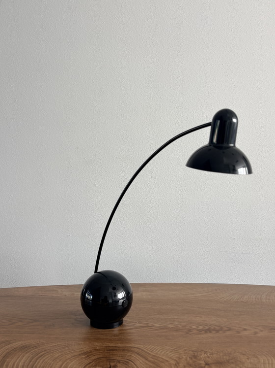 1980er-90er Postmoderne Space Age Tischlampe – Schwarz – Tischlampen, Metal, Plastic (photo 5 of 12)